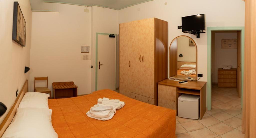 Hotel Verdemare Rimini Exterior photo