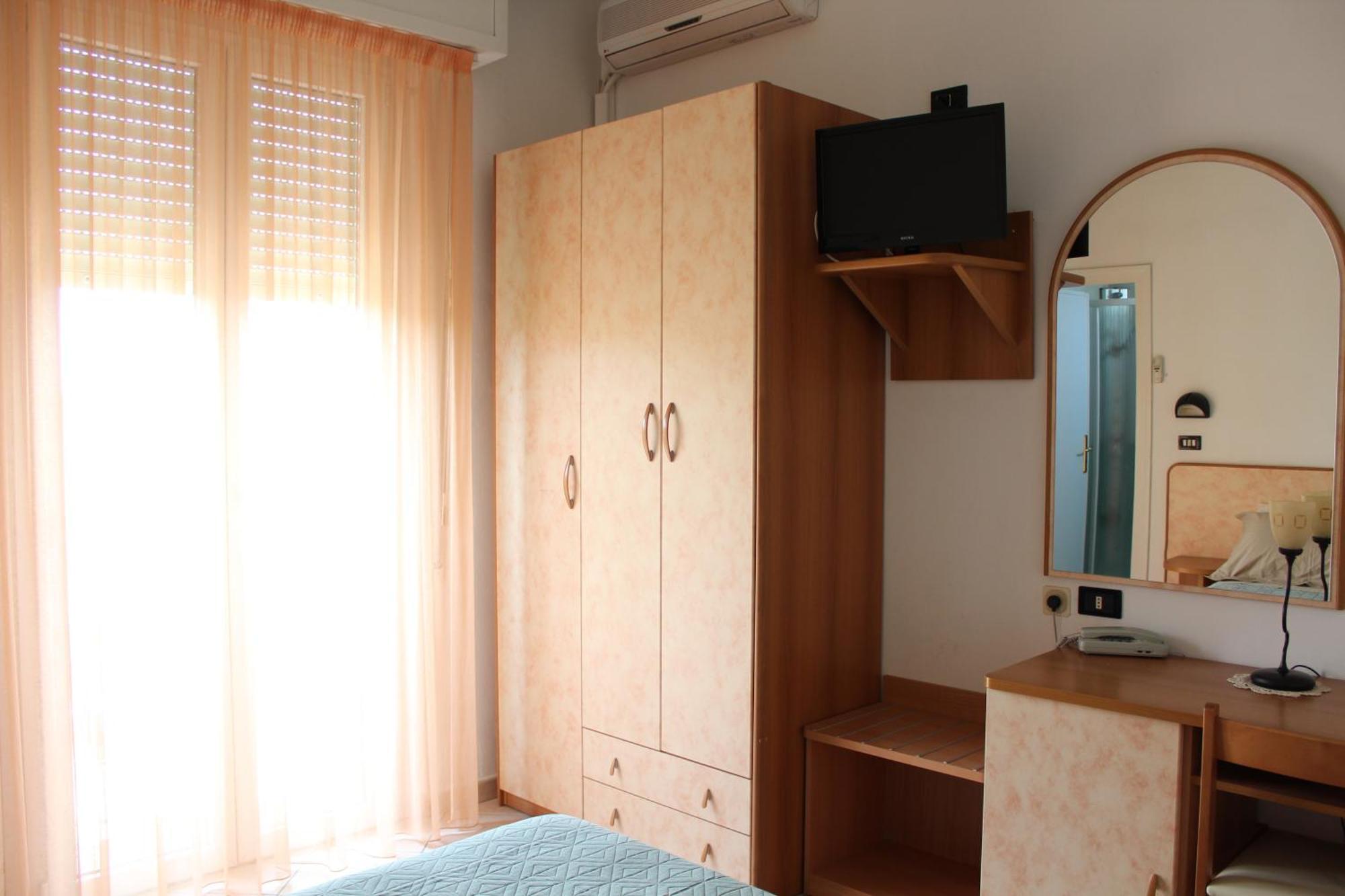 Hotel Verdemare Rimini Room photo