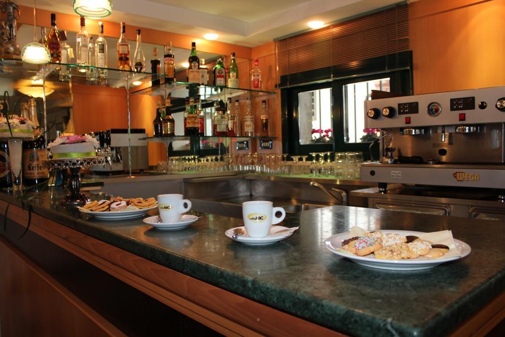 Hotel Verdemare Rimini Exterior photo